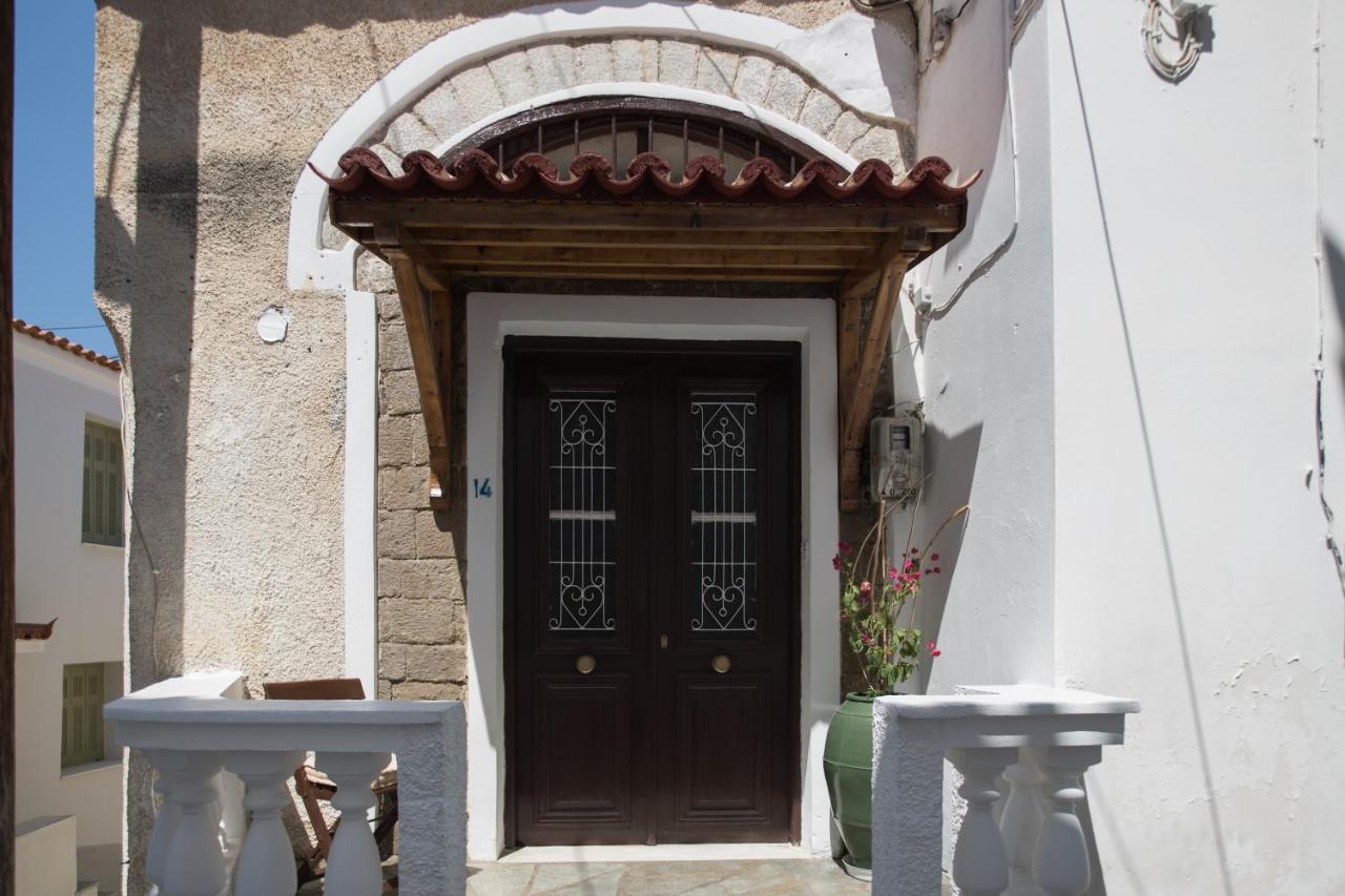 Neoclassical Manor House Poros Town エクステリア 写真