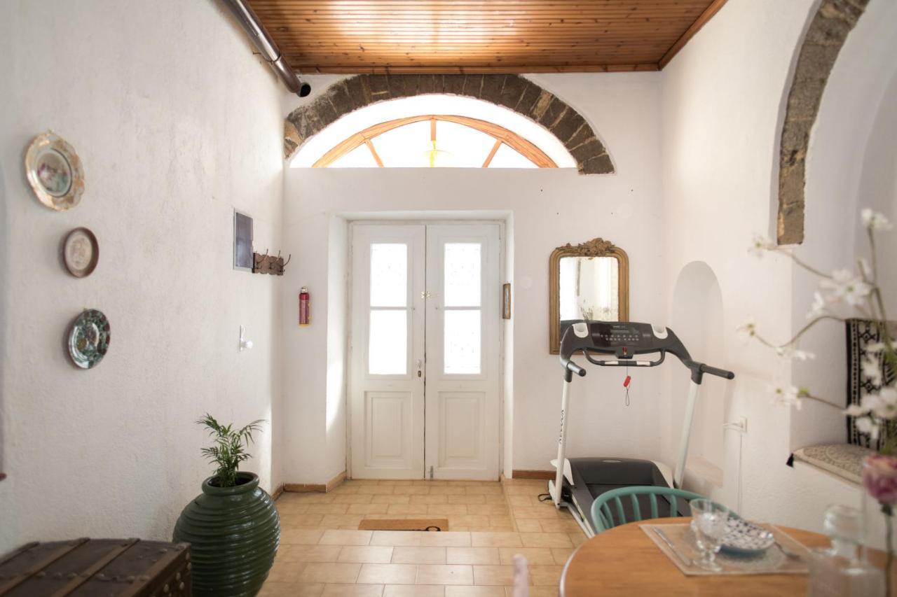 Neoclassical Manor House Poros Town エクステリア 写真