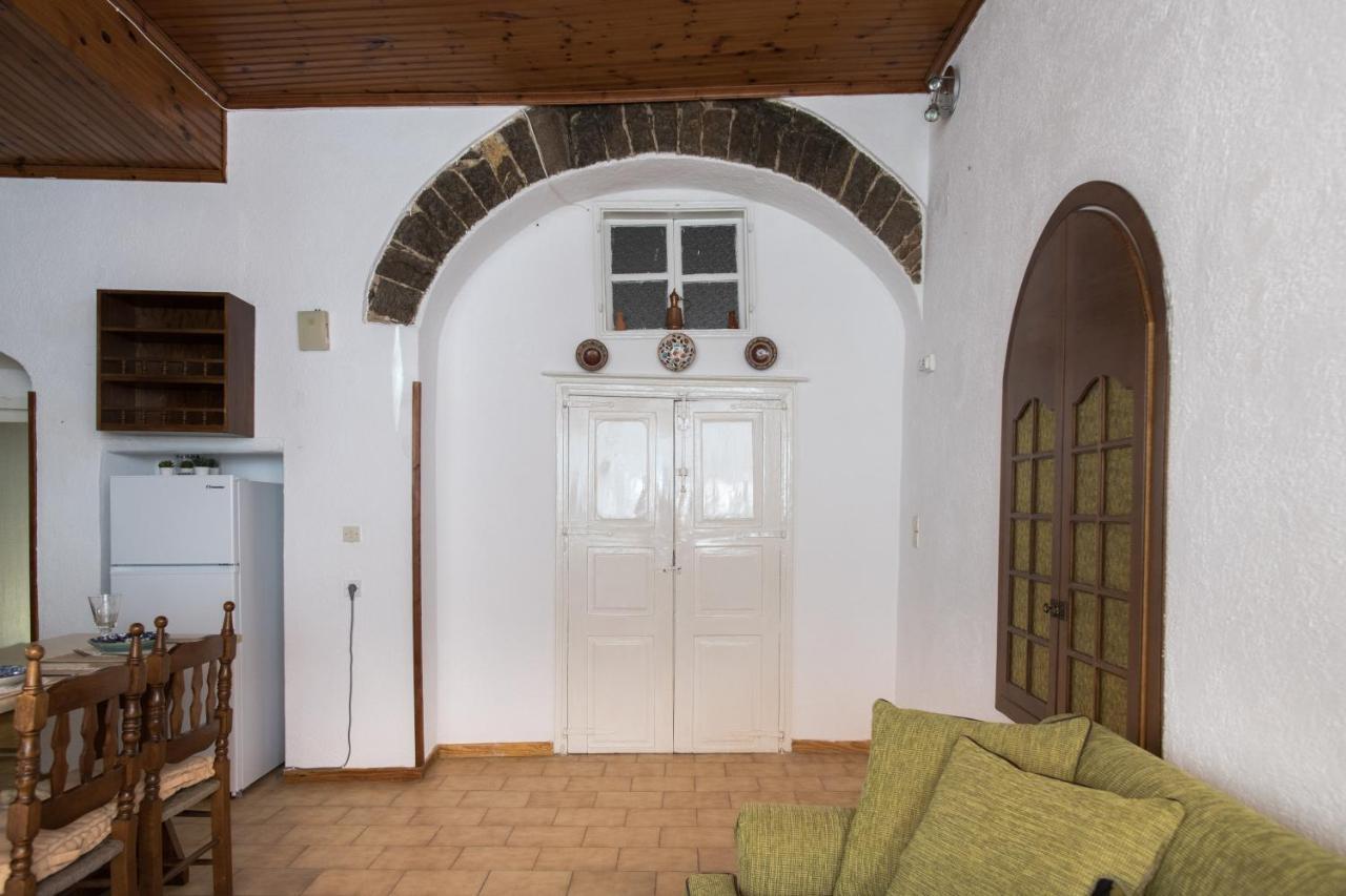 Neoclassical Manor House Poros Town エクステリア 写真