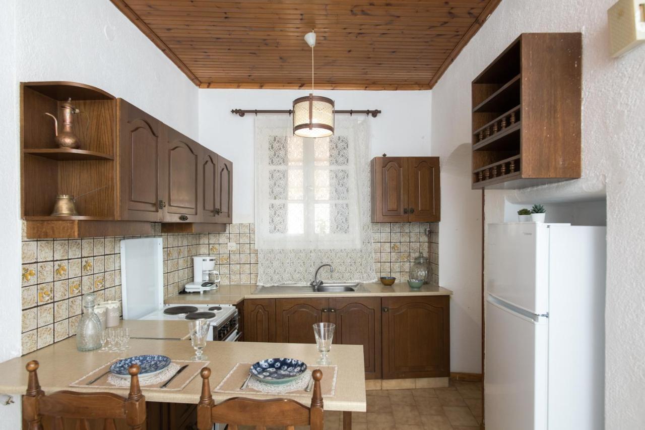 Neoclassical Manor House Poros Town エクステリア 写真
